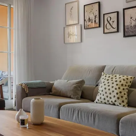 Apartment Charming 3br 3 Min. Away From The