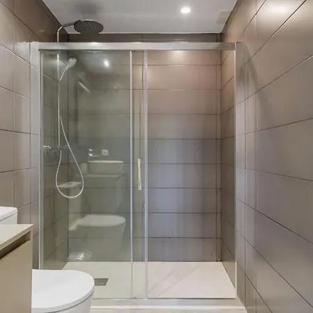 Apartment Charming 3br 3 Min. Away From The *