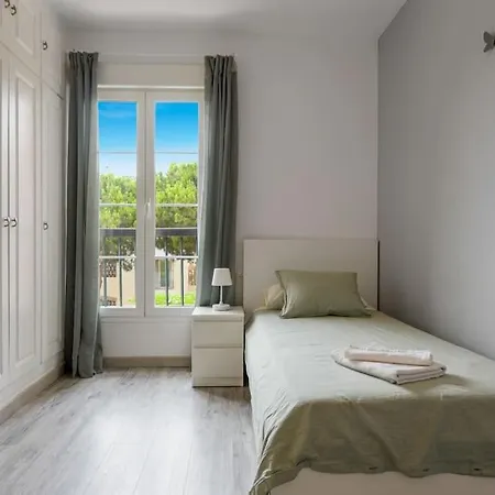 Apartment Charming 3br 3 Min. Away From The Marbella