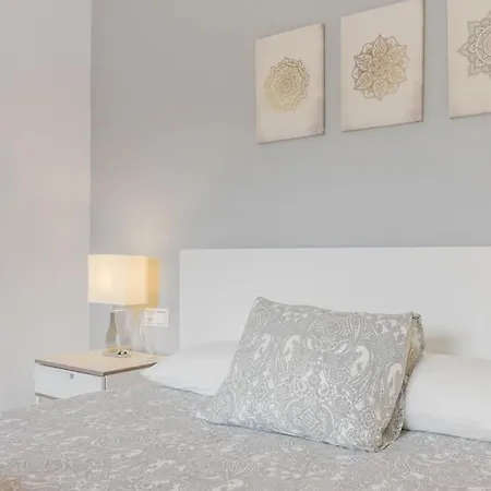 Charming 3br 3 Min. Away From The * Marbella