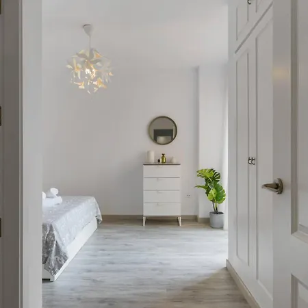 Charming 3br 3 Min. Away From The Lejlighed Marbella