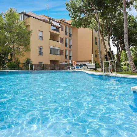 Lejlighed Charming 3br 3 Min. Away From The *