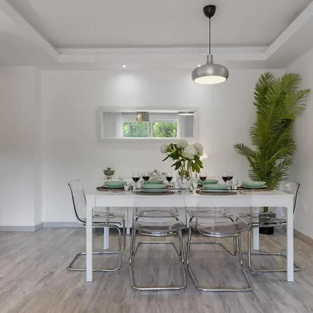 Charming 3br 3 Min. Away From The Marbellac