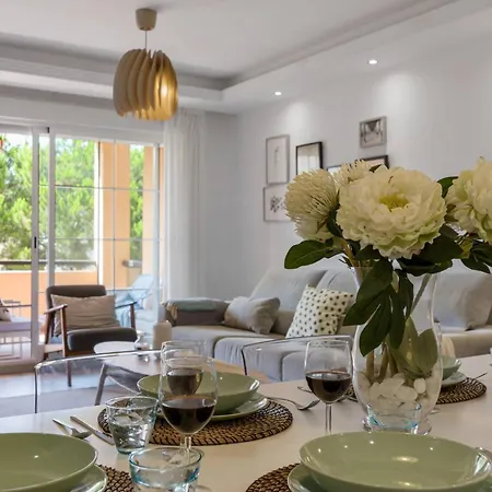 Charming 3br 3 Min. Away From The Marbella