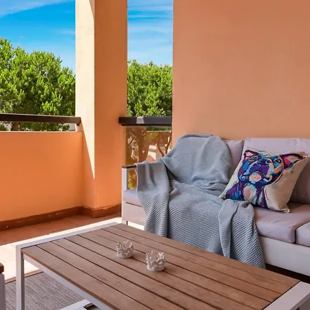 Charming 3br 3 Min. Away From The Lejlighed