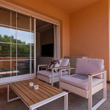Lejlighed Charming 3br 3 Min. Away From The