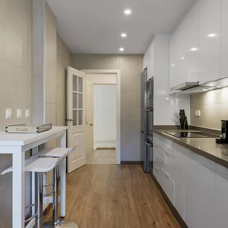 Charming 3br 3 Min. Away From The Lejlighed Marbella