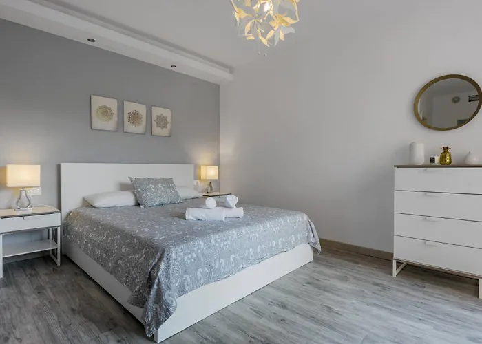 Charming 3br 3 Min. Away From The *