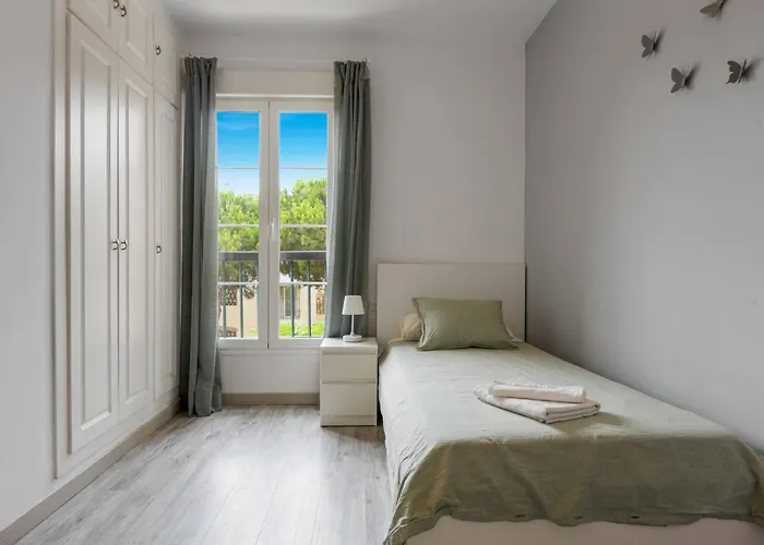 Charming 3br 3 Min. Away From The Marbella