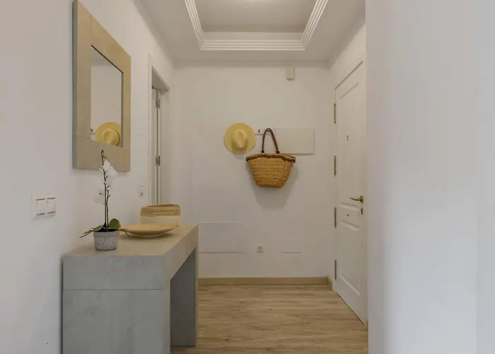 Charming 3br 3 Min. Away From The *