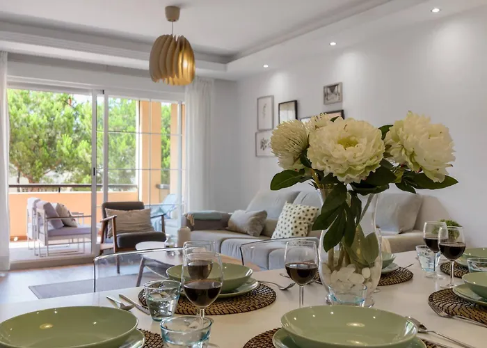 Charming 3br 3 Min. Away From The Marbella