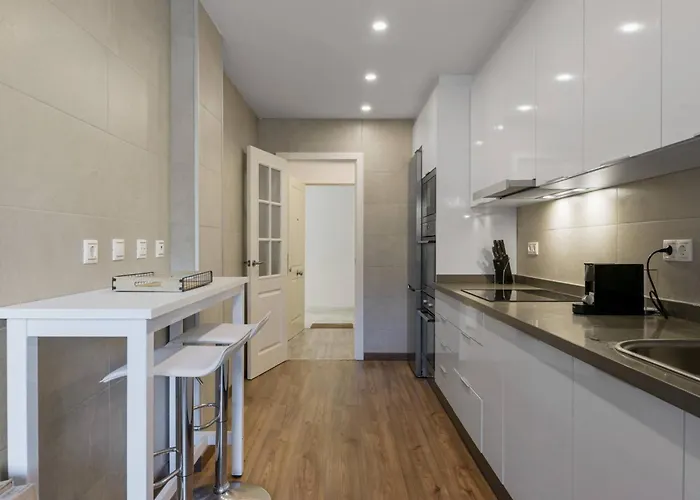 Charming 3br 3 Min. Away From The Apartament Marbella