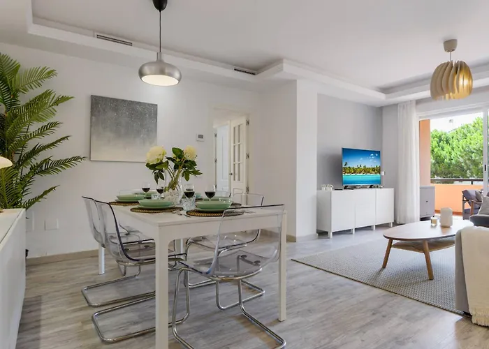 Charming 3br 3 Min. Away From The * מארבלה
