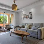 Διαμέρισμα Charming 3br 3 Min. Away From The