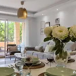 Charming 3br 3 Min. Away From The Μαρμπέλλα