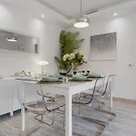 Διαμέρισμα Charming 3br 3 Min. Away From The