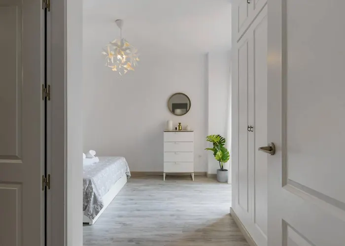 Charming 3br 3 Min. Away From The شقة ماربيا